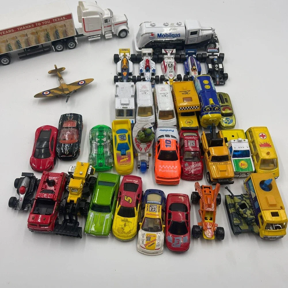 Lot of 30 Toy Cars Trucks Airplane Semi Trailer Realistic Mix hot wheels Vintage